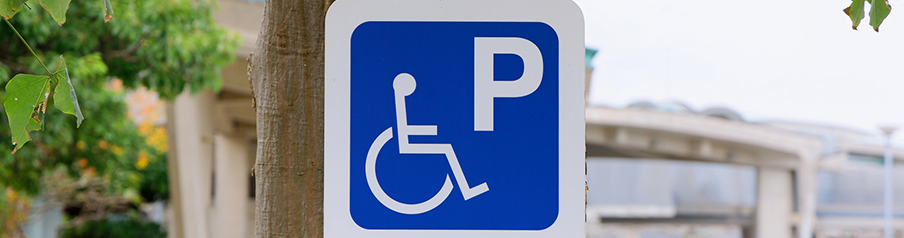 車椅子使用者用駐車場の画像